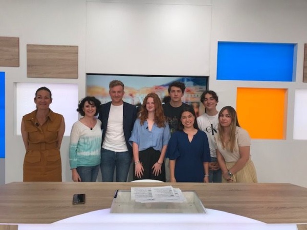 vianova emission speciale Education aux médias chroniqueurs lycéens vianova emission speciale Education aux médias chroniqueurs lycéens