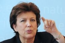 La ministre de la santé Roselyne Bachelot à Paris lors d’une conférence de presse… © 2010 AFP Boris Horvat La ministre de la santé Roselyne Bachelot à Paris lors d’une conférence de presse… © 2010 AFP Boris Horvat