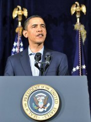 Barack Obama, le 29 décembre 2009, lors de sa deuxième intervention publique […] depuis la base de Kaneohe à Hawaï © 2010 AFP Jawel Samad